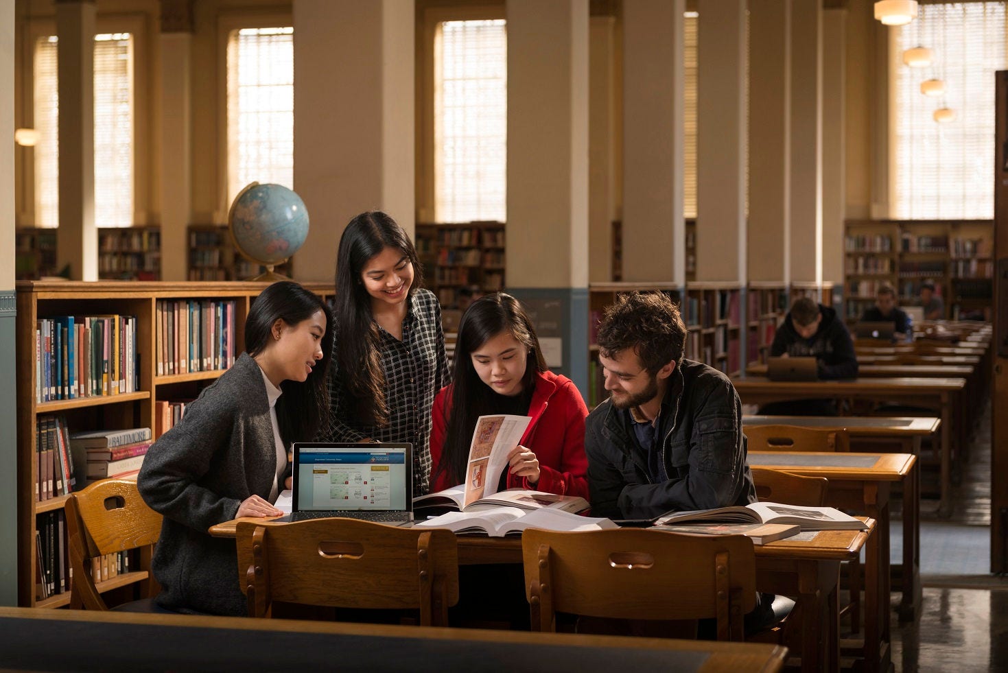 Students in Barr Smith Library